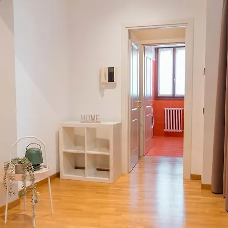 Apartment R Limone House